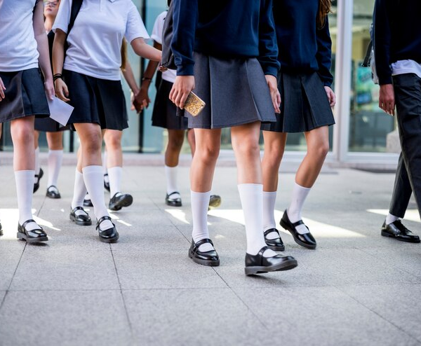 10 อันดับรองเท้านักเรียนหญิง