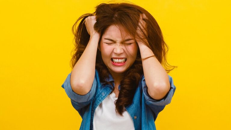 โรคแพนิค ก่อให้เกิดอาการกลัว วิตกกังวล จะมีวิธีรักษาได้อย่างไรบ้าง?